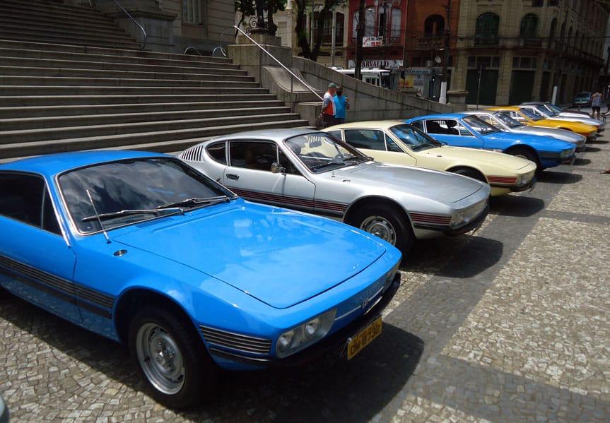Encontro de carros antigos na prefeitura de Santos