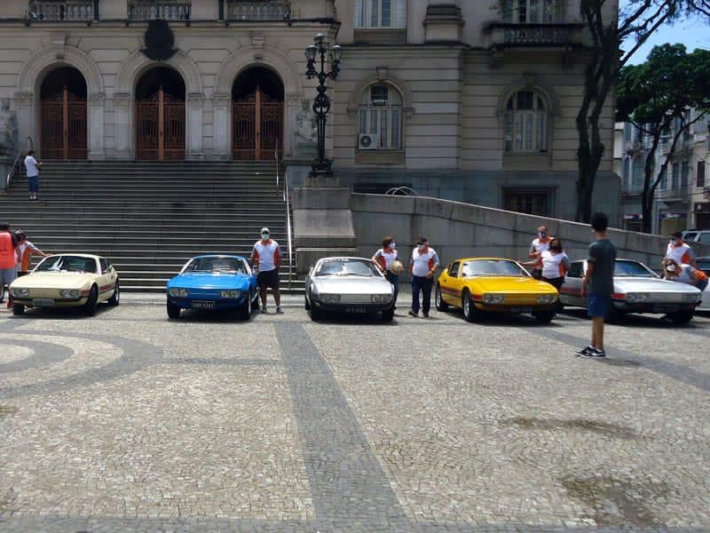Encontro de carros antigos na prefeitura de Santos